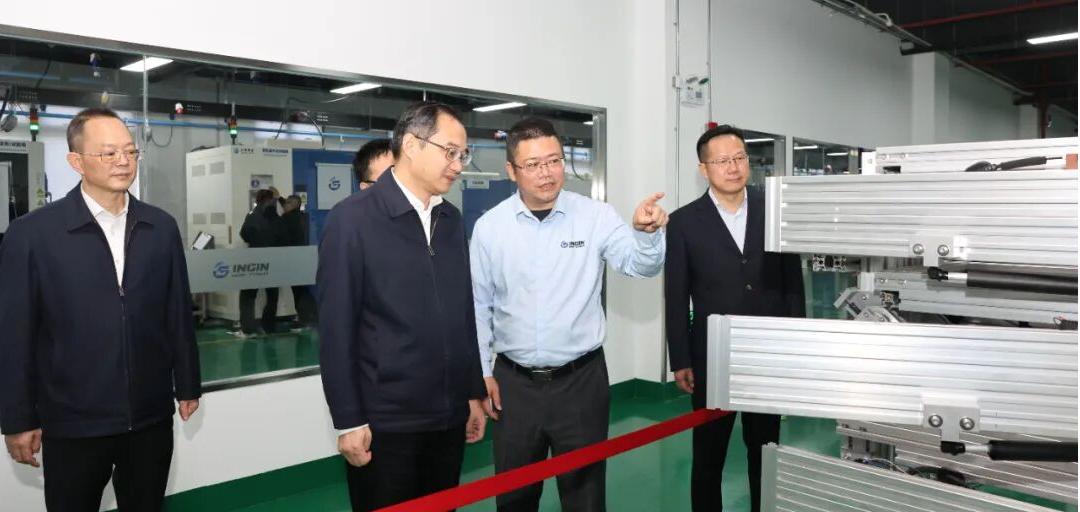 上海市委常委、区委书记李政走访调研恩井智控